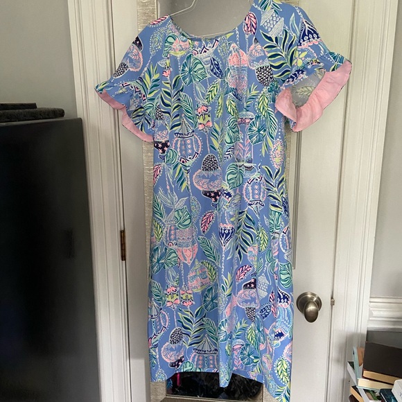 Lilly Pulitzer Dresses & Skirts - Lilly Pulitzer Light Blue Tropical Leaf & Floral Shift Dress. Size 10